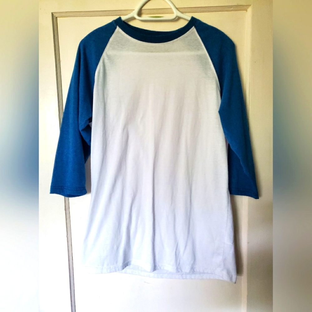 NWOT Zine Clothing Baseball Tee😎💙